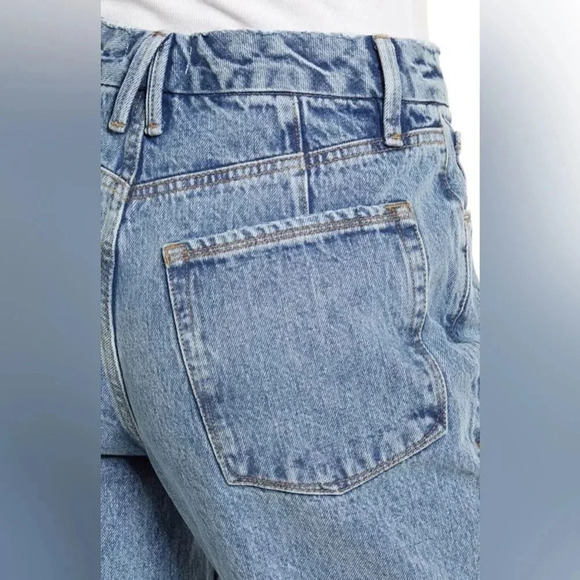 Good American 90s Duster Straight Leg Jeans 6 28 Medium Wash Blue Distressed NWT - Picture 3 of 6